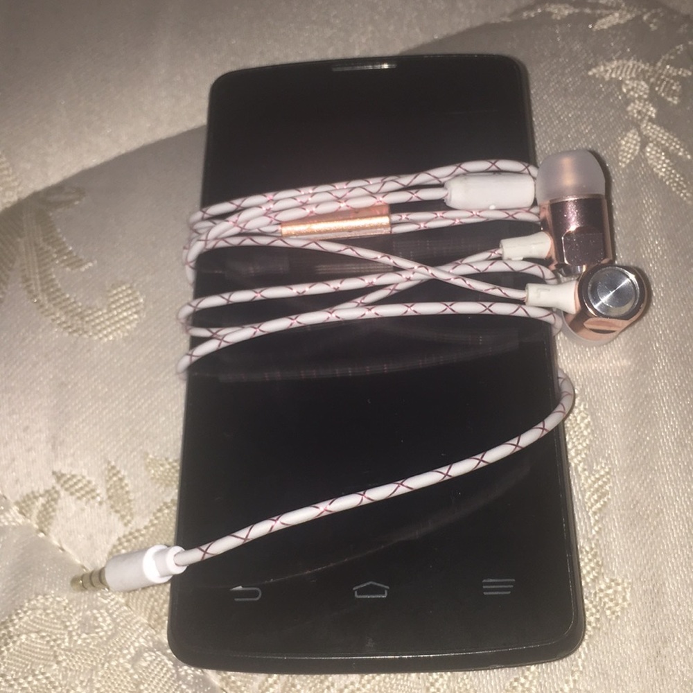 ZTE cellphone with earbuds